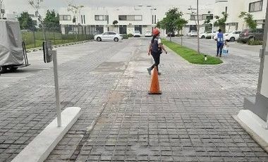 CASA EN RECUPERACIÓN!!! AV. CAMINO REAL A COLIMA