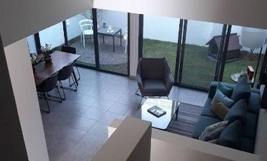 CASA EN RECUPERACIÓN!!! AV. CAMINO REAL A COLIMA