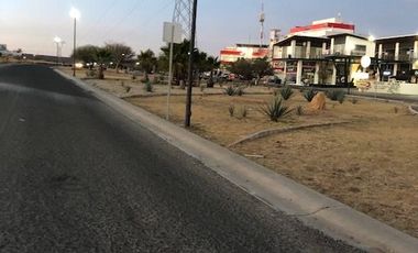 RENTA DE TERRENO COMERCIAL EN JURIQUILLA,  AFLUENCIA PEATONAL Y VEHICULAR