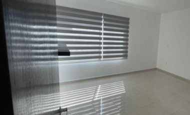 VENTA CASA DE GRAN TAMAÑO EN ARBOLEDAS, TUXTLA GUTIERREZ CHIAPAS