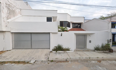 VENTA CASA DE GRAN TAMAÑO EN ARBOLEDAS, TUXTLA GUTIERREZ CHIAPAS