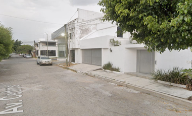 VENTA CASA DE GRAN TAMAÑO EN ARBOLEDAS, TUXTLA GUTIERREZ CHIAPAS