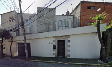 ¡Casa en Lomas Quebradas, excelente oportunidad!