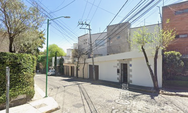 ¡Casa en Lomas Quebradas, excelente oportunidad!