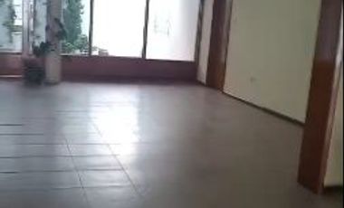 HUANCAYO ALQUILO CASA DE 815m2 AC- 3 PISOS FRENTE A PARQUE COMO OFIC. O VIVIENDA