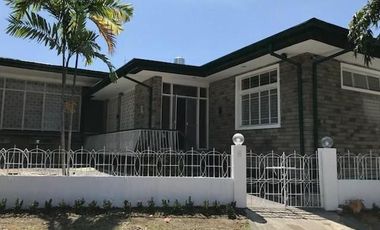 FOR LEASE: 5-Bedroom Single-Family House in Merville Park Subdivision, Parañaque