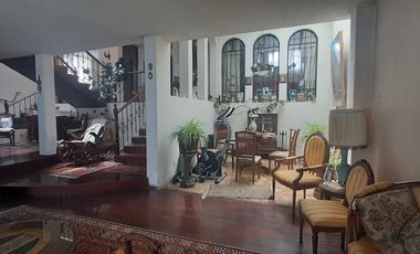 EN VENTA CASA CLÁSICA SECTOR CENTRO COMERCIAL QUICENTRO