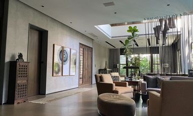 Modern Luxury Pool Villa, @Sukhumvit 39 near BTS Phrom Phong 900 m.