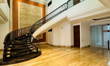 *Graha Famili Minimalis Full Marmer Mewah For Rent*