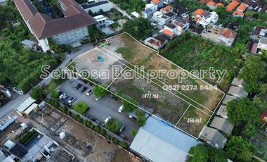 Tanah kavling murah di Seminyak - Lingkungan Hotel dan Villa