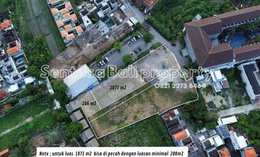 Tanah kavling murah di Seminyak - Lingkungan Hotel dan Villa