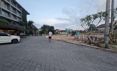 Tanah kavling murah di Seminyak - Lingkungan Hotel dan Villa