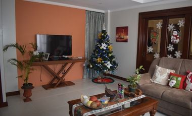 4 Bedroom House and lot with swimming pool in Maria Luisa  @php230k