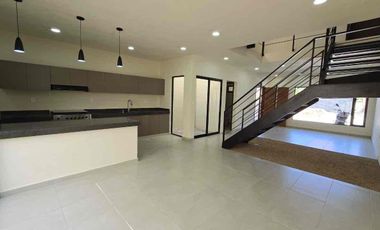 Casa en venta dentro de privada Bosques de la trinidad col plan de ayala