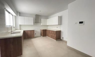 Vendo Amplio Flat de Estreno con Areas Comunes Ubicacion Centrica Chacarilla