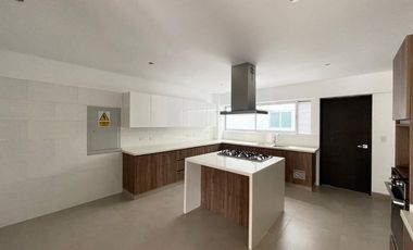 Vendo Amplio Flat de Estreno con Areas Comunes Ubicacion Centrica Chacarilla