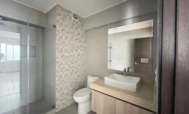 Vendo Amplio Flat de Estreno con Areas Comunes Ubicacion Centrica Chacarilla