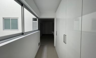 Vendo Amplio Flat de Estreno con Areas Comunes Ubicacion Centrica Chacarilla