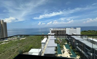 The Residences at Sheraton 1BR Corner Sea Hotel View Parking Mactan