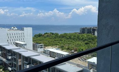 The Residences at Sheraton 1BR Corner Sea Hotel View Parking Mactan