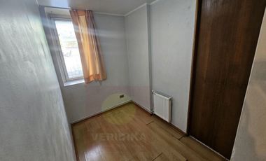 Arriendo amplio depto. 2 dormitorios más estudio con  2 baños.