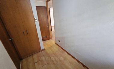 Arriendo amplio depto. 2 dormitorios más estudio con  2 baños.