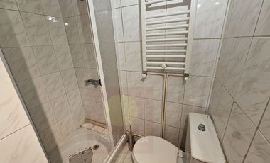 Arriendo amplio depto. 2 dormitorios más estudio con  2 baños.