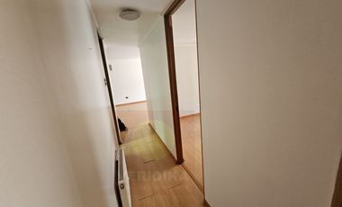 Arriendo amplio depto. 2 dormitorios más estudio con  2 baños.