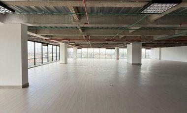 ARRIENDO OFICINA 584M2