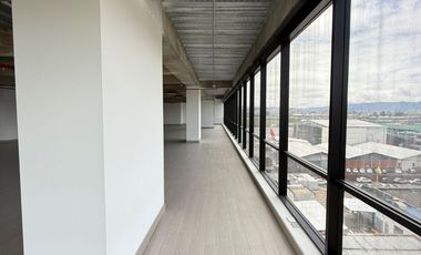 ARRIENDO OFICINA 584M2