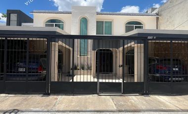 Casa en venta de 2 pisos con 3 recamaras y alberca al Norte de Mérida