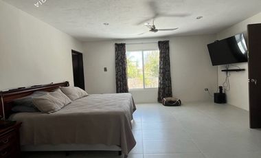 Casa en venta de 2 pisos con 3 recamaras y alberca al Norte de Mérida