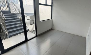 Edificio en Renta en Vista Dorada, Querétaro - 5 Niveles Ideales para Oficinas o Negocios