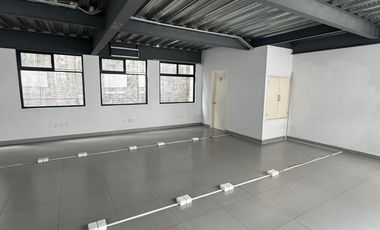 Edificio en Renta en Vista Dorada, Querétaro - 5 Niveles Ideales para Oficinas o Negocios