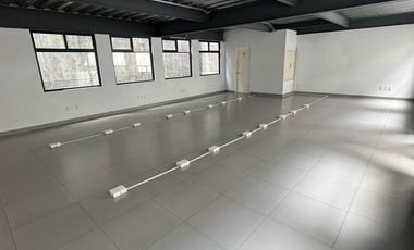 Edificio en Renta en Vista Dorada, Querétaro - 5 Niveles Ideales para Oficinas o Negocios