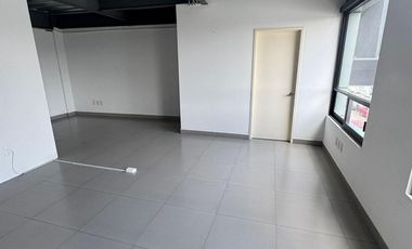 Edificio en Renta en Vista Dorada, Querétaro - 5 Niveles Ideales para Oficinas o Negocios