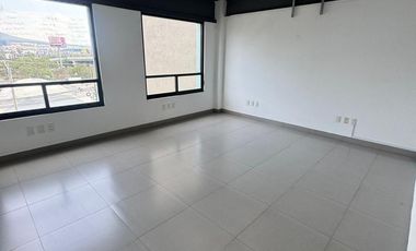 Edificio en Renta en Vista Dorada, Querétaro - 5 Niveles Ideales para Oficinas o Negocios