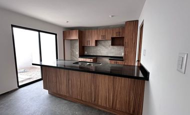 Hermosa Casa en Gran Peñon (Terrazas)