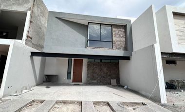 Hermosa Casa en Gran Peñon (Terrazas)