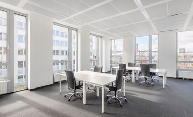 Renta de oficinas comerciales amobladas para 15 personas en Bogota, North Point