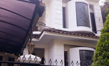 Rumah Hitung Tanah di Gedung Hijau Pondok Indah, 150 m ke Jalan Raya Utama