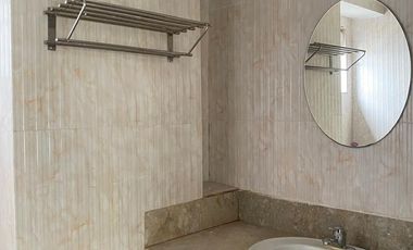 Penthouse in Makati for Lease at The Kingswood Condominium