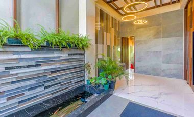 Multinational Village 6 bedrooms with pool in Paranaque City for Sale