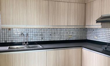 Penthouse in Kingswood Condominium