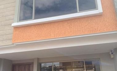 Flamante villa por estrenar en alquiler sector Misicata