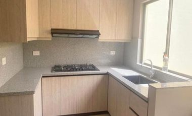 Flamante villa por estrenar en alquiler sector Misicata