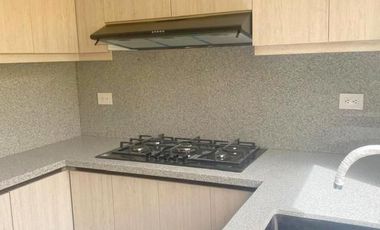Flamante villa por estrenar en alquiler sector Misicata