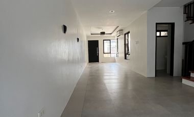 FOR RENT Paranaque BF Homes Nortwest. Dakar St. Modern Townhaus 3bedooms park