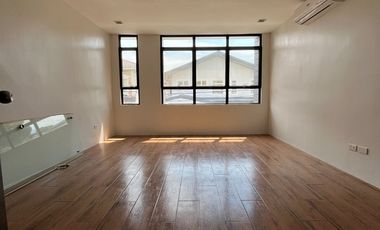FOR RENT Paranaque BF Homes Nortwest. Dakar St. Modern Townhaus 3bedooms park