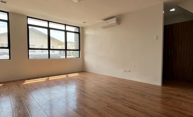 FOR RENT Paranaque BF Homes Nortwest. Dakar St. Modern Townhaus 3bedooms park